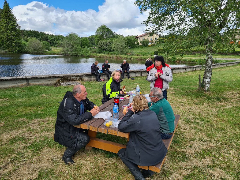 202205-cantal-pique-nique_52399586581_l.jpg